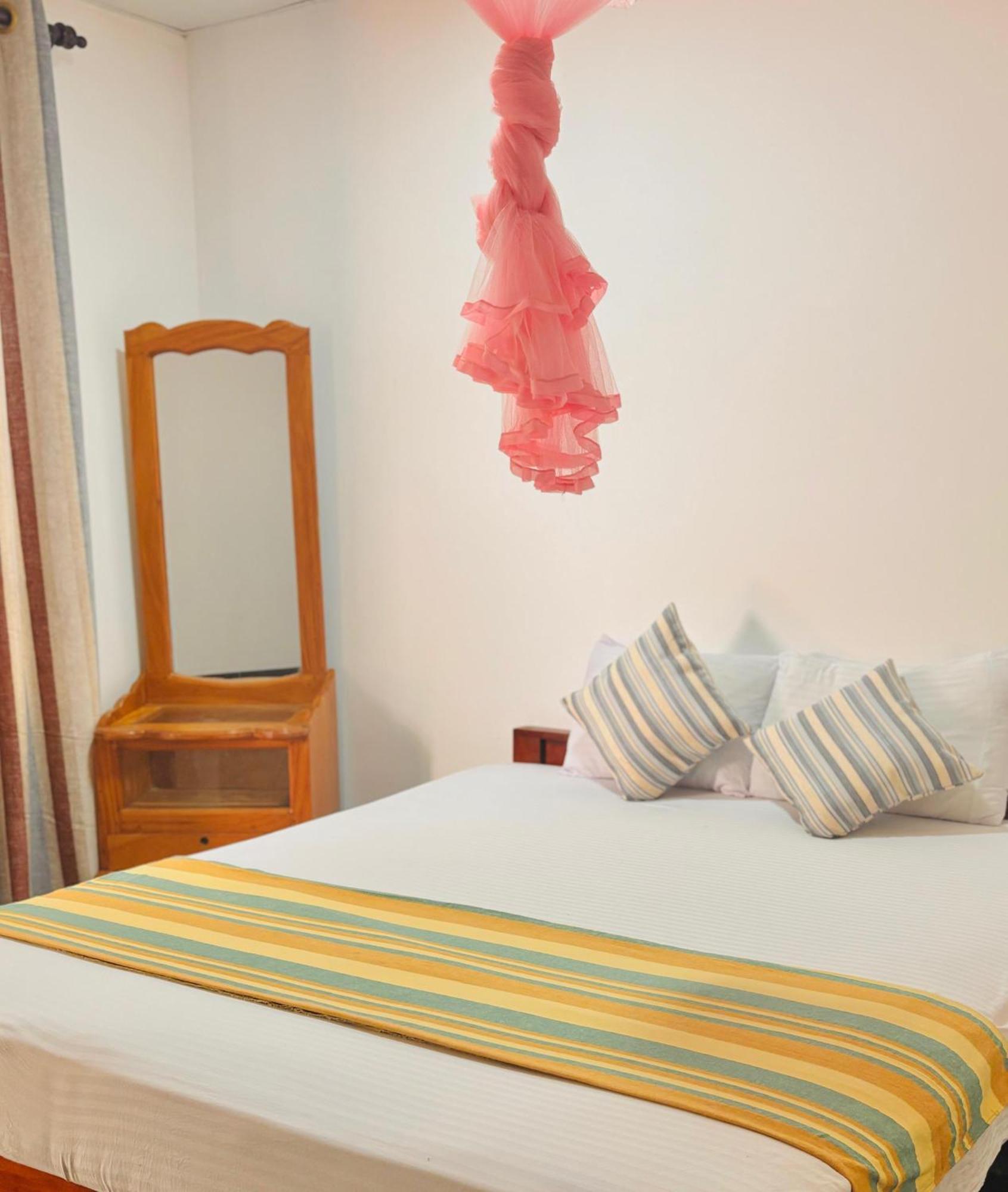 Werala Beach Resort Калпития Экстерьер фото